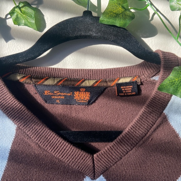 brown and blue argyle sweater - Picture 2 of 3